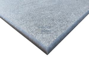 Tafelblad Basalt G684 Santino ronde gezoet rand detail