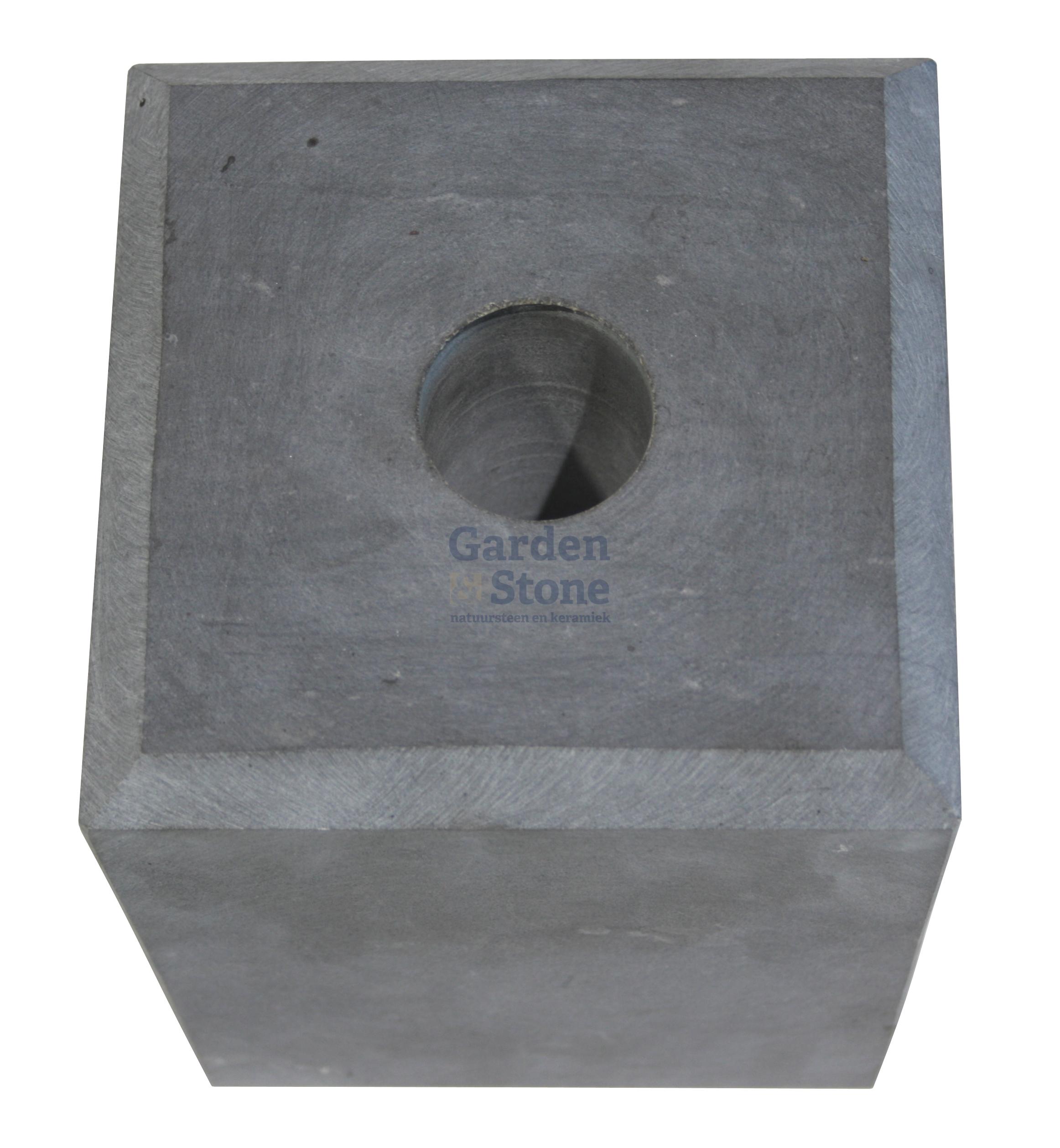 lichtblauw grijs hardstenen poer gezoet met gat en facet overkapping